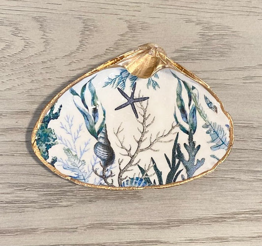Clam Shell Dish with Underwater Scene